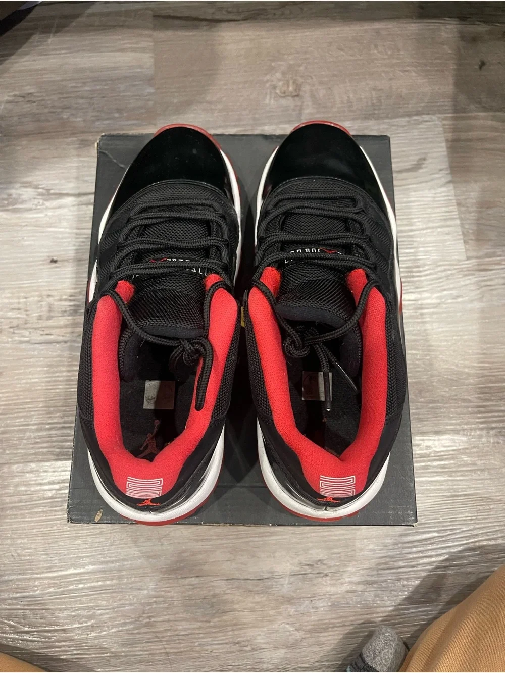 Jordan Retro 11 Low breds Black/Red/White